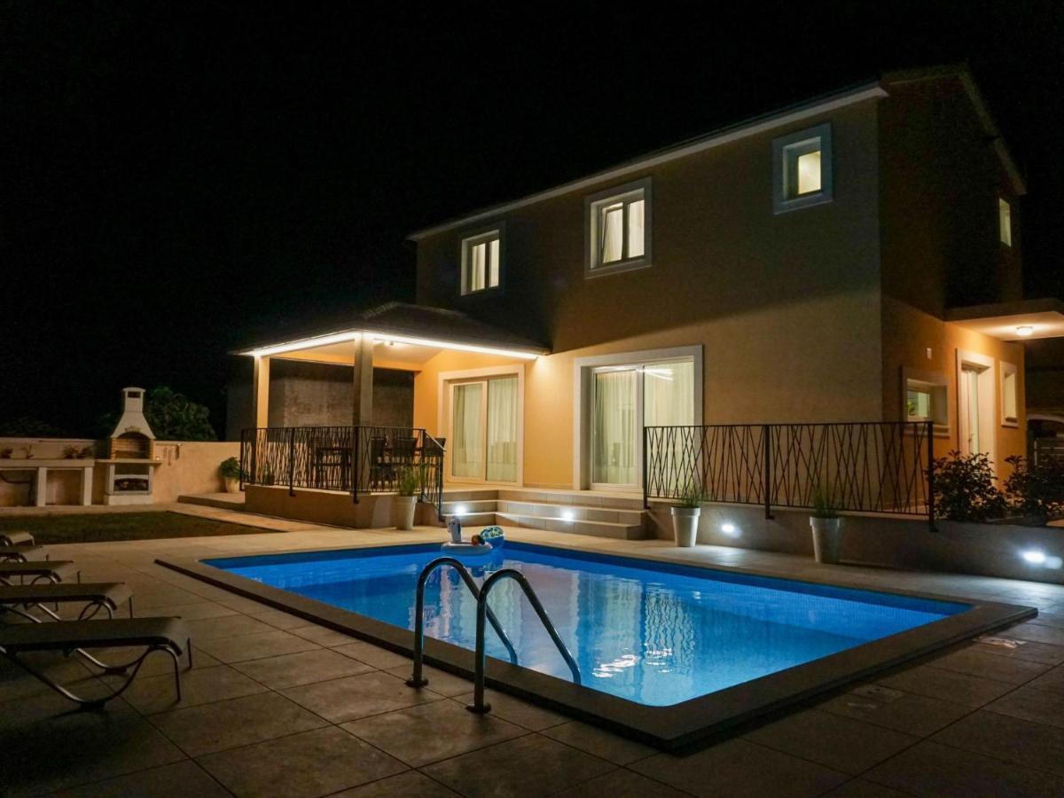Holiday Home Villa Dora By Interhome Pula Exteriér fotografie